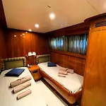 Imbarcazione Luxury Canados 86 Fly * Salerno