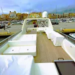 Botel Imbarcazione Luxury Canados 86 Fly Salerno