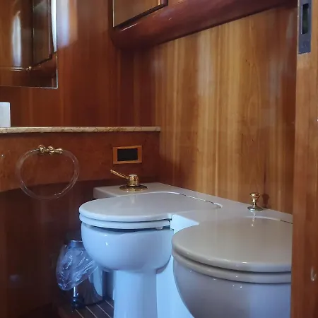 Imbarcazione Luxury Canados 86 Fly Salerno