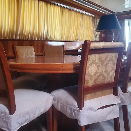 Imbarcazione Luxury Canados 86 Fly Botel Salerno