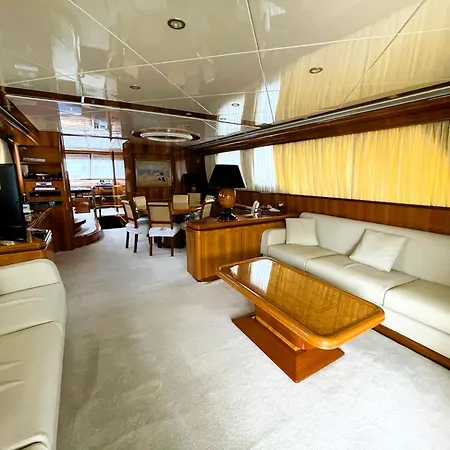 Imbarcazione Luxury Canados 86 Fly Salerno