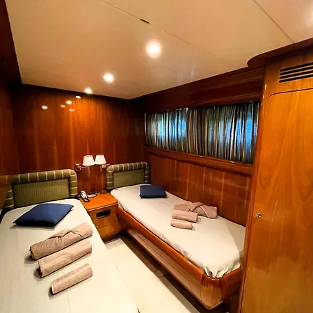 Imbarcazione Luxury Canados 86 Fly * Salerno