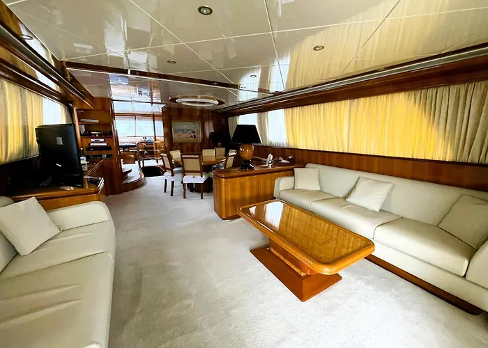 Imbarcazione Luxury Canados 86 Fly Salerno