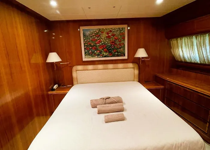 Botel Imbarcazione Luxury Canados 86 Fly *